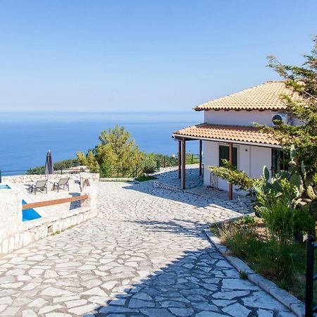 Villa Skyfall Kalamítsi エクステリア 写真