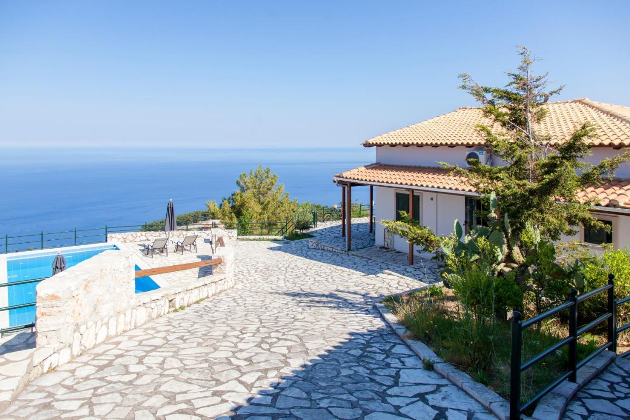 Villa Skyfall Kalamítsi エクステリア 写真